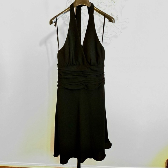 Jones New York Dresses & Skirts - Jones New York Black “Marylin Monroe” Inspired Halter Dress